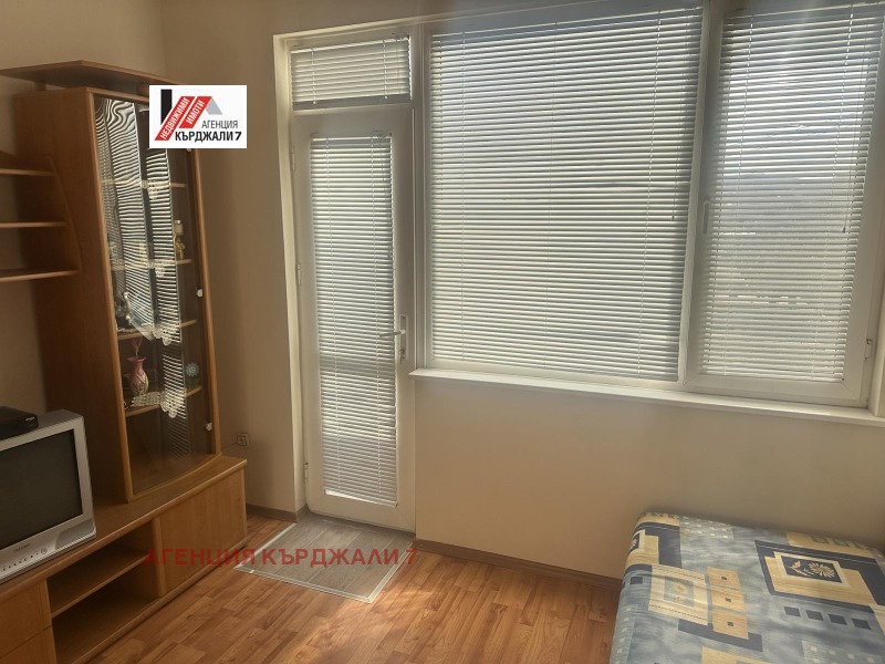 Продава 3-СТАЕН, гр. Кърджали, Център, снимка 7 - Апартаменти - 52909525