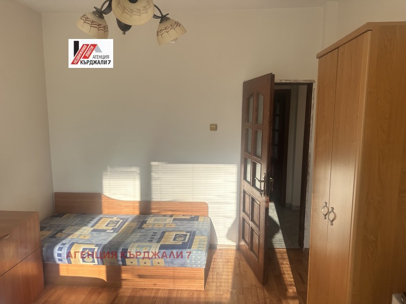 Продава 3-СТАЕН, гр. Кърджали, Център, снимка 5 - Апартаменти - 52909525