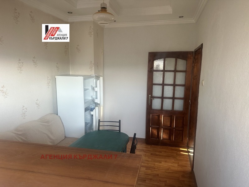 Продава 3-СТАЕН, гр. Кърджали, Център, снимка 10 - Апартаменти - 52909525