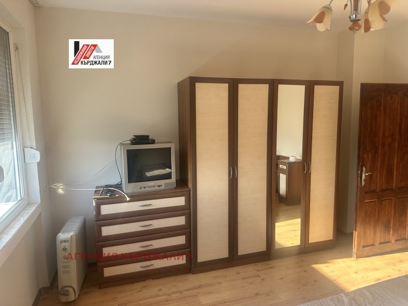 Продава 3-СТАЕН, гр. Кърджали, Център, снимка 3 - Апартаменти - 52909525