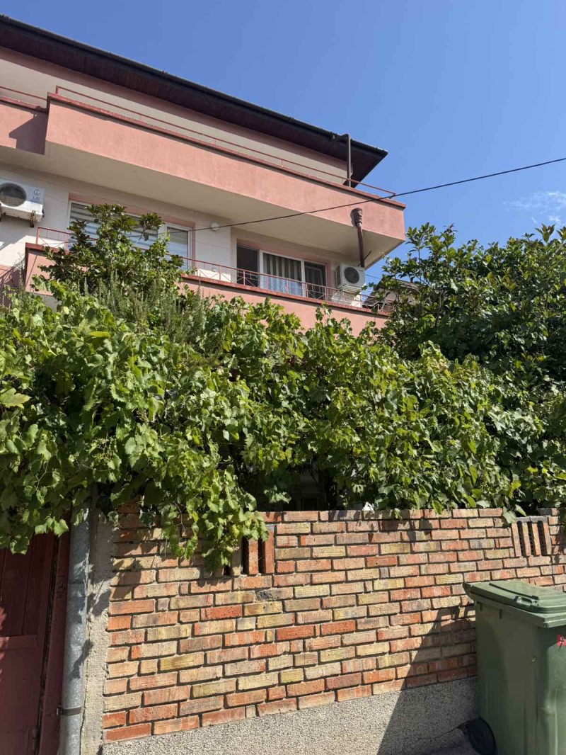 Продава ЕТАЖ ОТ КЪЩА, област Бургас, с. Равда • 220000 € • 28840444 — Holmes.bg