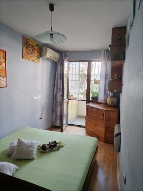 3+ Schlafzimmer Wazraschdane, Burgas 4