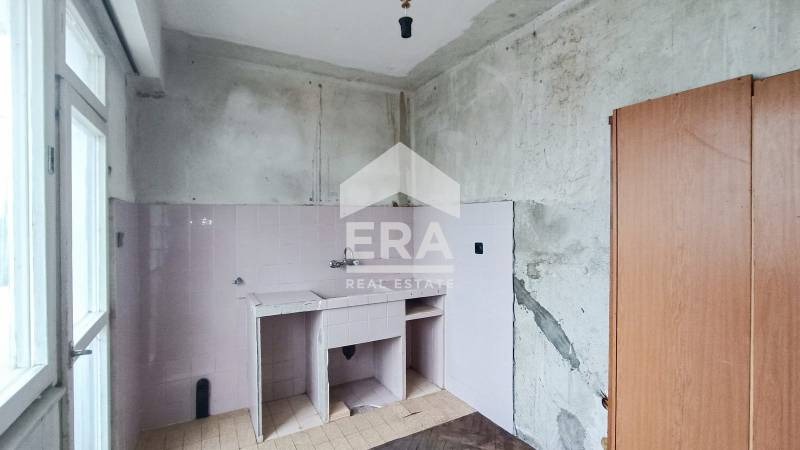 De vânzare  1 dormitor Târgoviște , Țentâr , 67 mp | 40829696 - imagine [4]