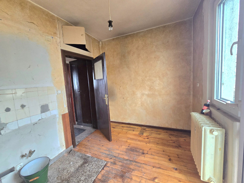 Продава 3-СТАЕН, гр. София, Яворов, снимка 14 - Апартаменти - 53159116