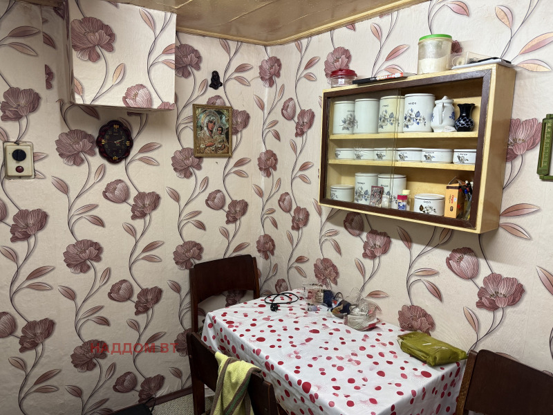 Продава КЪЩА, гр. Велико Търново, Варуша, снимка 10 - Къщи - 53010280