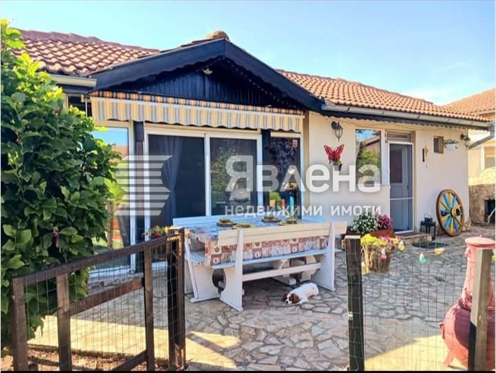 Продава КЪЩА, с. Соколово, област Добрич, снимка 3 - Къщи - 53169850