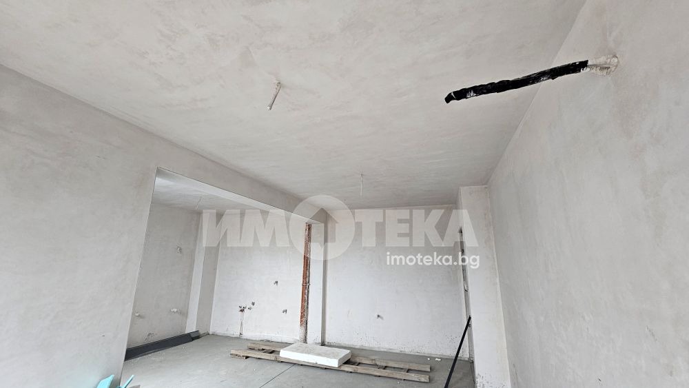 Продава МНОГОСТАЕН, гр. Варна, Окръжна болница-Генерали, снимка 2 - Апартаменти - 55536819