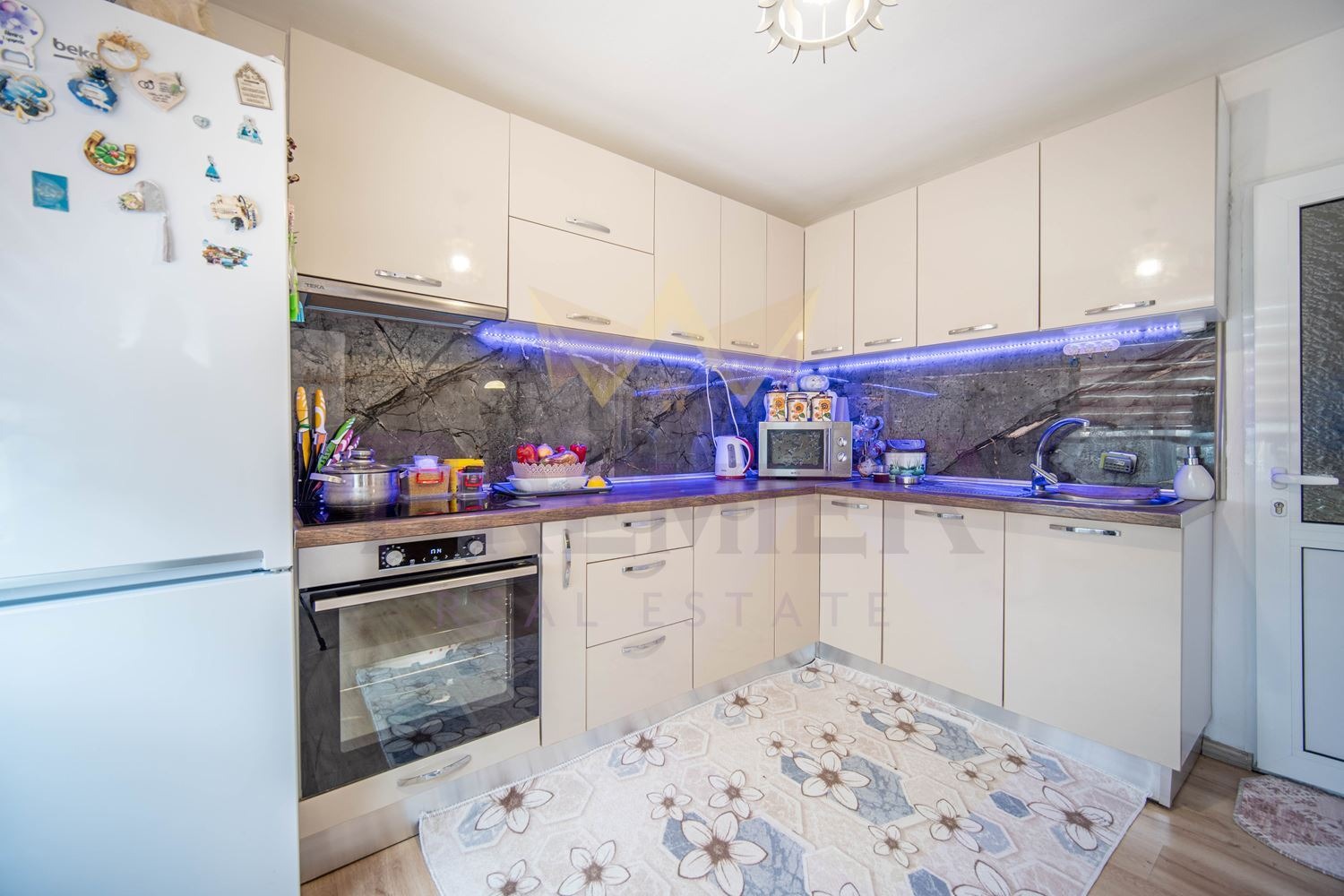 Продава КЪЩА, с. Гурково, област Добрич, снимка 3 - Къщи - 52799356