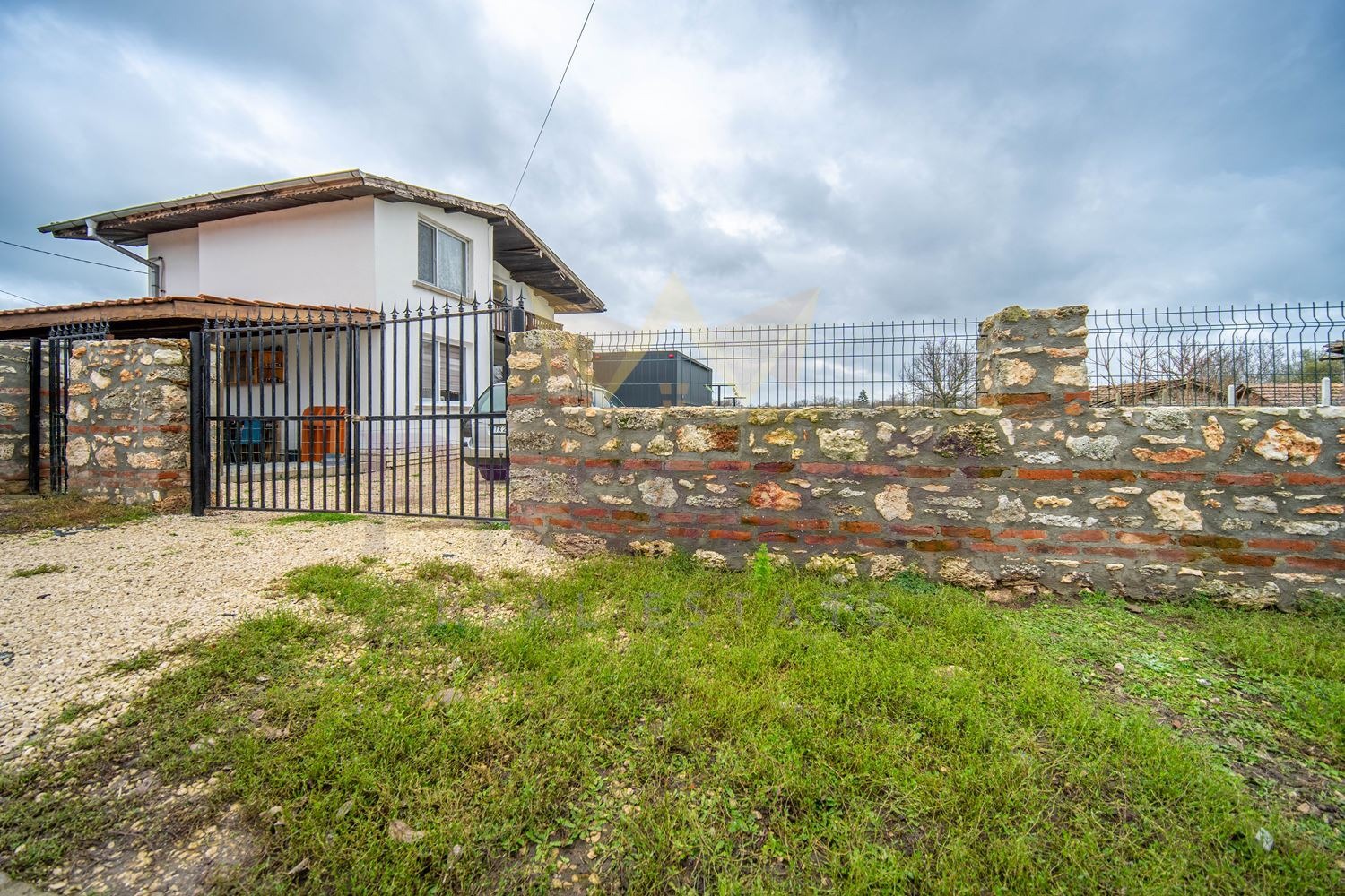 Продава КЪЩА, с. Гурково, област Добрич