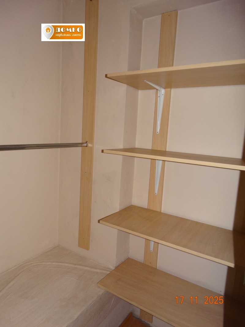 Продава ЕТАЖ ОТ КЪЩА, гр. Пазарджик, Център, снимка 7 - Етаж от къща - 52463122