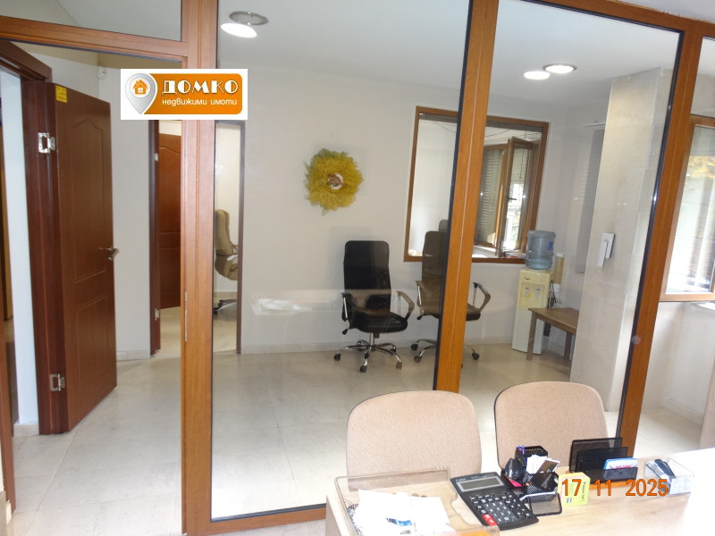 Продава ЕТАЖ ОТ КЪЩА, гр. Пазарджик, Център, снимка 12 - Етаж от къща - 52463122