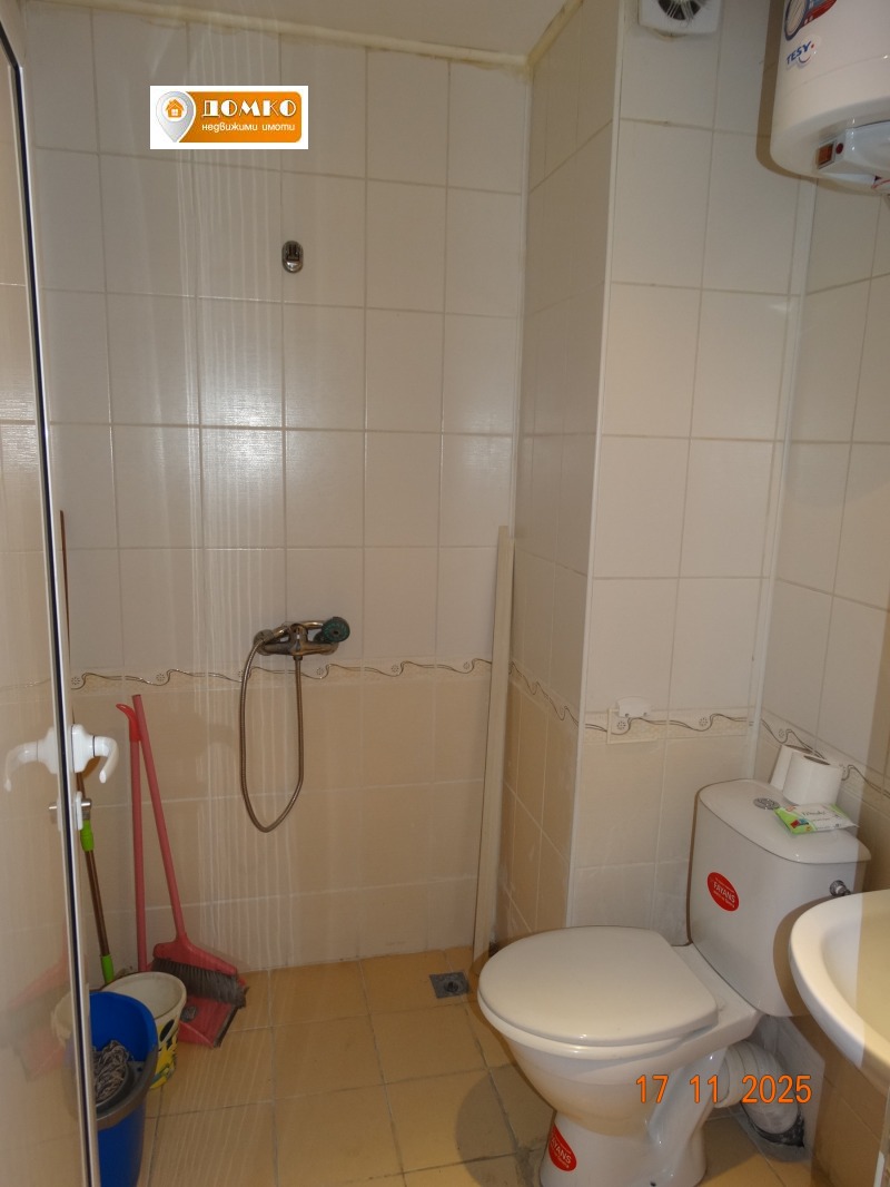 Продава ЕТАЖ ОТ КЪЩА, гр. Пазарджик, Център, снимка 2 - Етаж от къща - 52463122