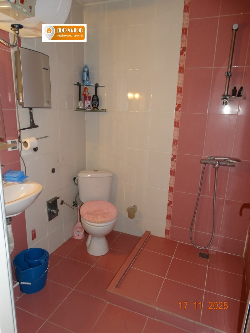 Продава ЕТАЖ ОТ КЪЩА, гр. Пазарджик, Център, снимка 8 - Етаж от къща - 52463122