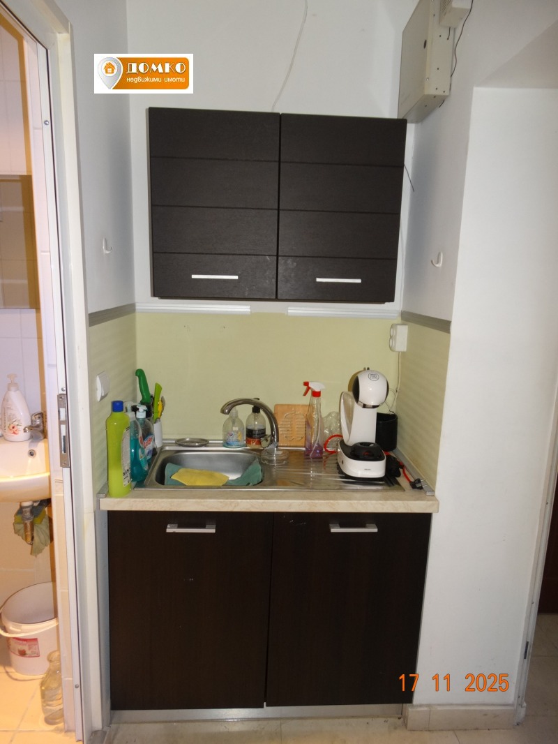 Продава ЕТАЖ ОТ КЪЩА, гр. Пазарджик, Център, снимка 6 - Етаж от къща - 52463122