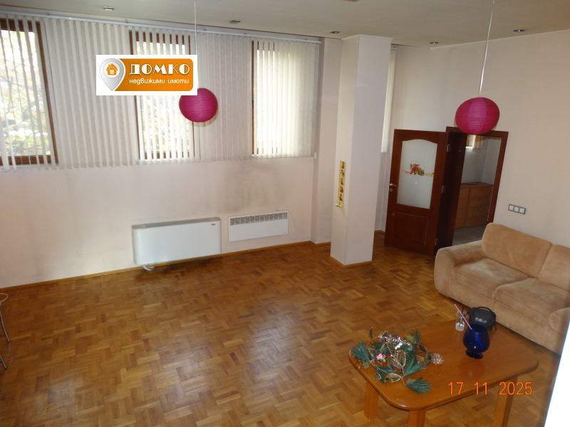 Продава ЕТАЖ ОТ КЪЩА, гр. Пазарджик, Център, снимка 13 - Етаж от къща - 52463122