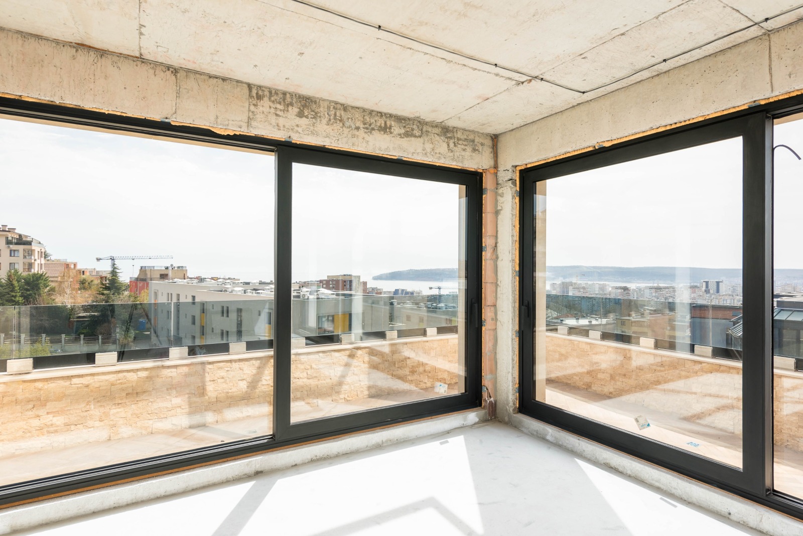 Продава МНОГОСТАЕН, гр. Варна, Бриз, снимка 2 - Апартаменти - 49581051