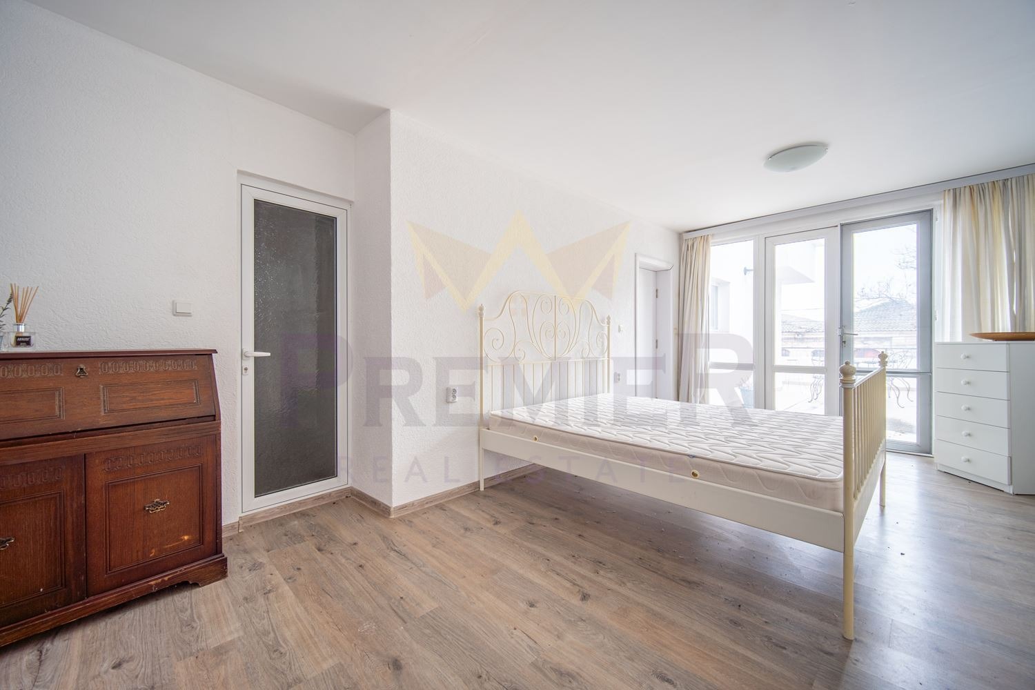 Продава КЪЩА, гр. Балчик, област Добрич, снимка 3 - Къщи - 54148484