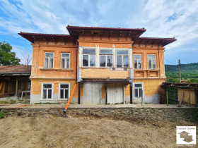 Casa Prisovo, regione Veliko Tarnovo 1