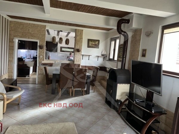 Продава КЪЩА, с. Васил Левски, област Пловдив, снимка 10 - Къщи - 52383949