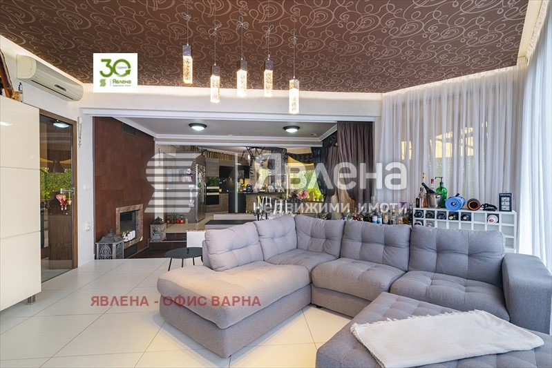 Продава КЪЩА, гр. Варна, м-т Зеленика, снимка 1 - Къщи - 49215234