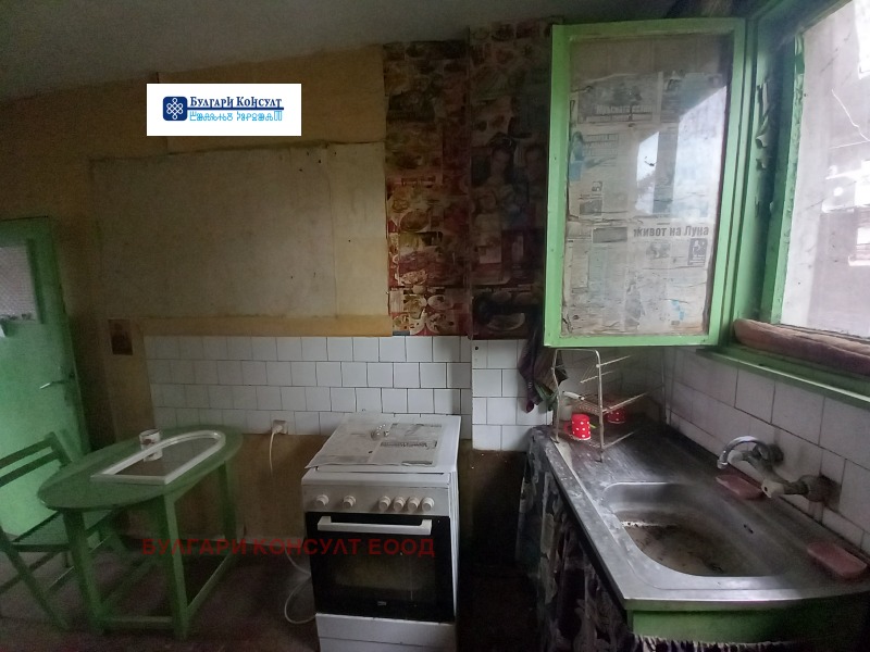 Продава КЪЩА, гр. Кюстендил, Бузлуджа, снимка 9 - Къщи - 52636630