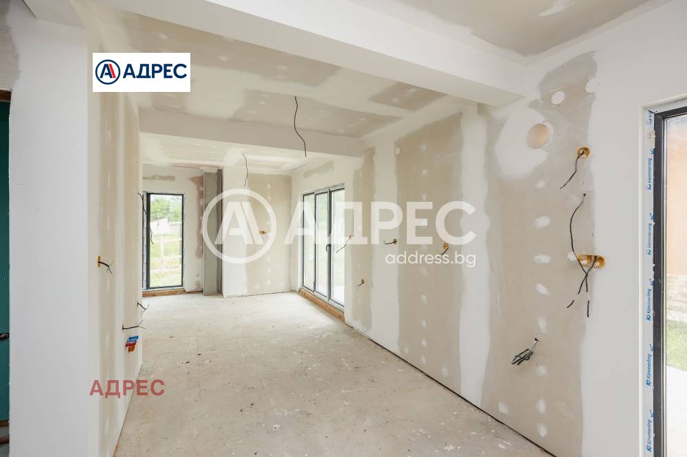 Продава КЪЩА, с. Яребична, област Варна, снимка 4 - Къщи - 55362978