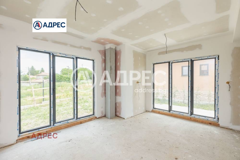 Продава КЪЩА, с. Яребична, област Варна, снимка 8 - Къщи - 55362978