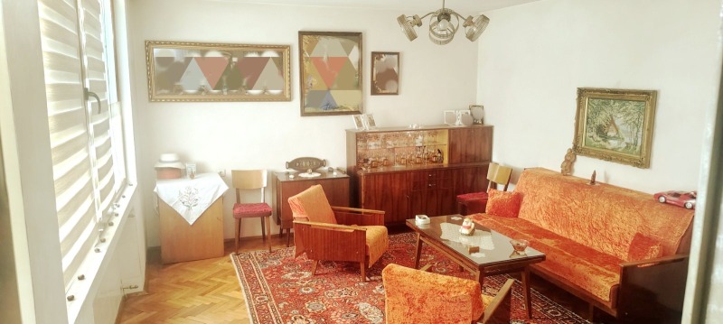 Продава МНОГОСТАЕН, гр. Шумен, Добруджански, снимка 2 - Апартаменти - 53464477