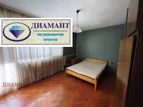 2 Schlafzimmer Zentar, Ruse 7