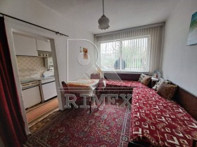 3+ Schlafzimmer Kjutschuk Parisch, Plowdiw 1