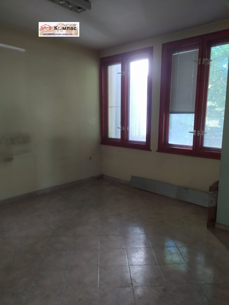Продава  Магазин град Пловдив , Център , 220 кв.м | 96653075 - изображение [3]