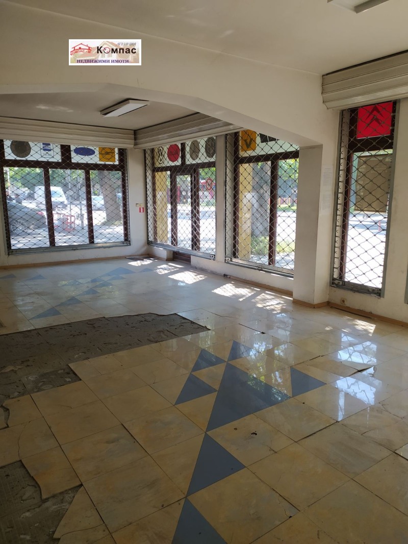 Продава  Магазин град Пловдив , Център , 220 кв.м | 96653075