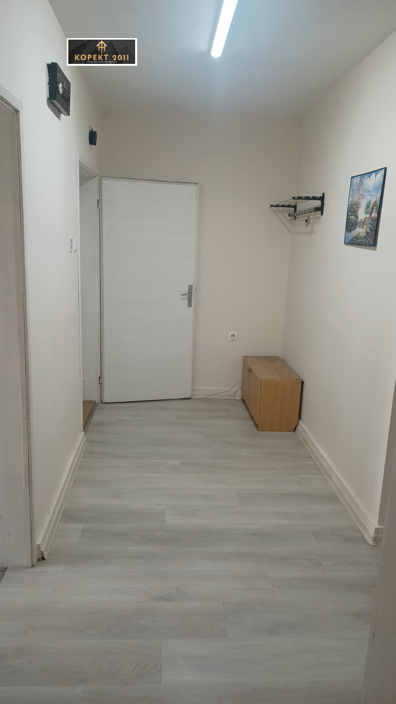 Продава 3-СТАЕН в град Русе, Дружба 2 - 96 кв.м / 91 000 € » 177 980.53 лв., КОРЕКТ 2011 РУСЕ ЕООД