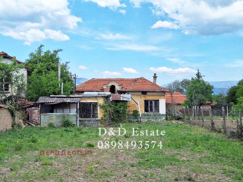 Продава КЪЩА в област Стара Загора, с. Елхово (Николаево) - 112 кв.м / 18 900 € » 36 965.19 лв., Д ЕНД Д ЕСТЕЙТ