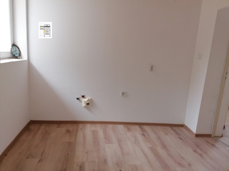 Продава КЪЩА, с. Змеево, област Добрич, снимка 5 - Къщи - 52224762