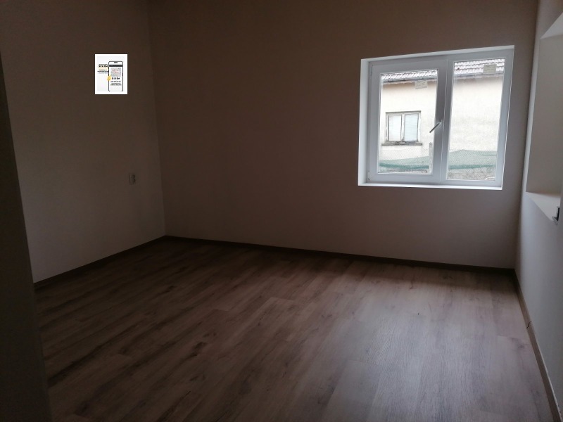 Продава КЪЩА, с. Змеево, област Добрич, снимка 4 - Къщи - 52224762