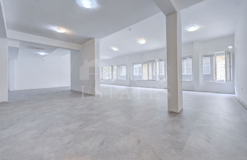 Te koop  Kantoor Sofia , Mladost 4 , 246 m² | 80600233