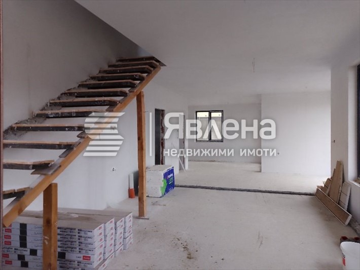 Продава КЪЩА, гр. Благоевград, Еленово 2, снимка 2 - Къщи - 48339831