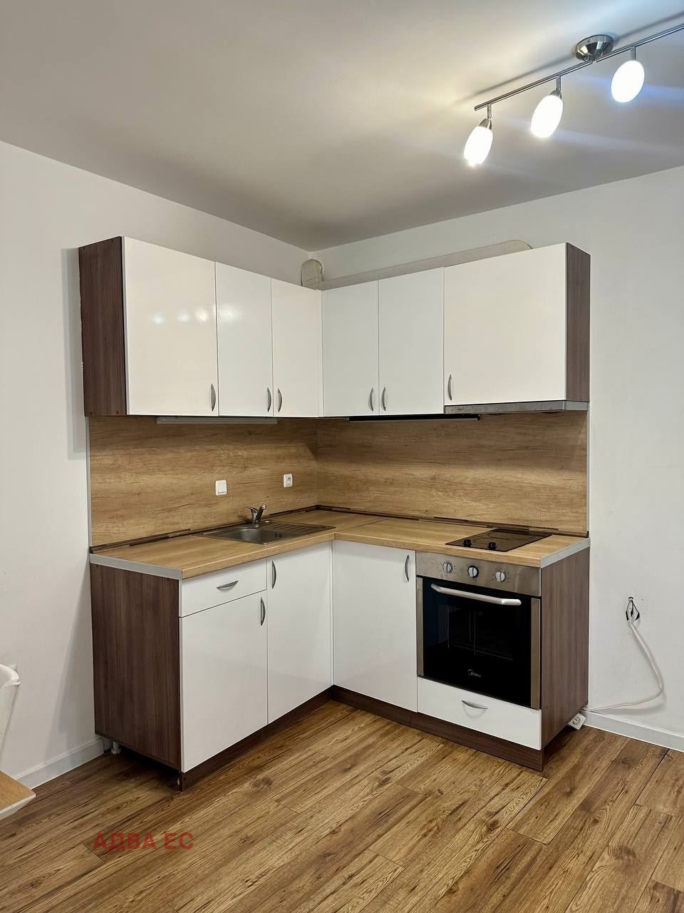 Продава 3-СТАЕН, гр. Варна, Бриз, снимка 2 - Апартаменти - 54078853