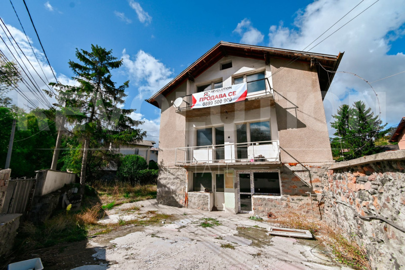 Продава КЪЩА в град София, с. Бистрица - 230 кв.м / 450 000 € » 880 123.50 лв., РЕВОЛЮШЪН ЕСТЕЙТ