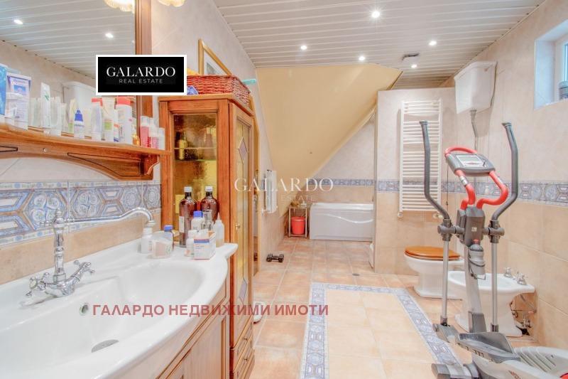 Продава 4-СТАЕН, гр. София, Иван Вазов, снимка 12 - Апартаменти - 52979310