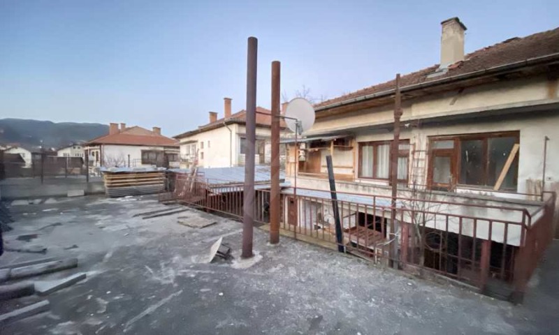 Продава  Къща, област Благоевград, с. Елешница • 65 000 EUR • ID 15197613 — holmes.bg - [1] 