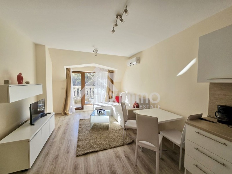 Продава 2-СТАЕН в град Варна, Аспарухово - 130 кв.м / 164 900 € » 322 516.37 лв., МАКСИММО БЪЛГАРИЯ ЕООД
