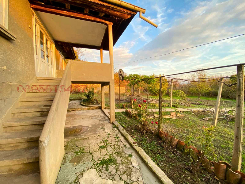 Продава КЪЩА, с. Янково, област Шумен