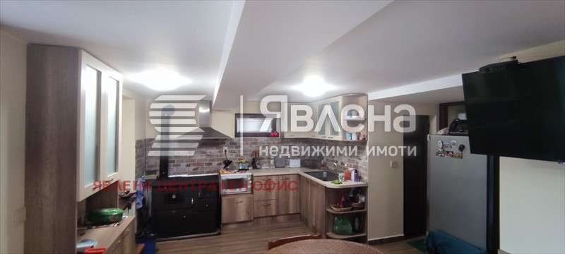 Продава КЪЩА, с. Голям извор, област Ловеч, снимка 6 - Къщи - 56318626