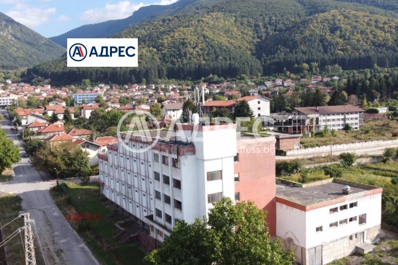 Продава ХОТЕЛ, гр. Сапарева баня, област Кюстендил, снимка 2 - Хотели - 53536952