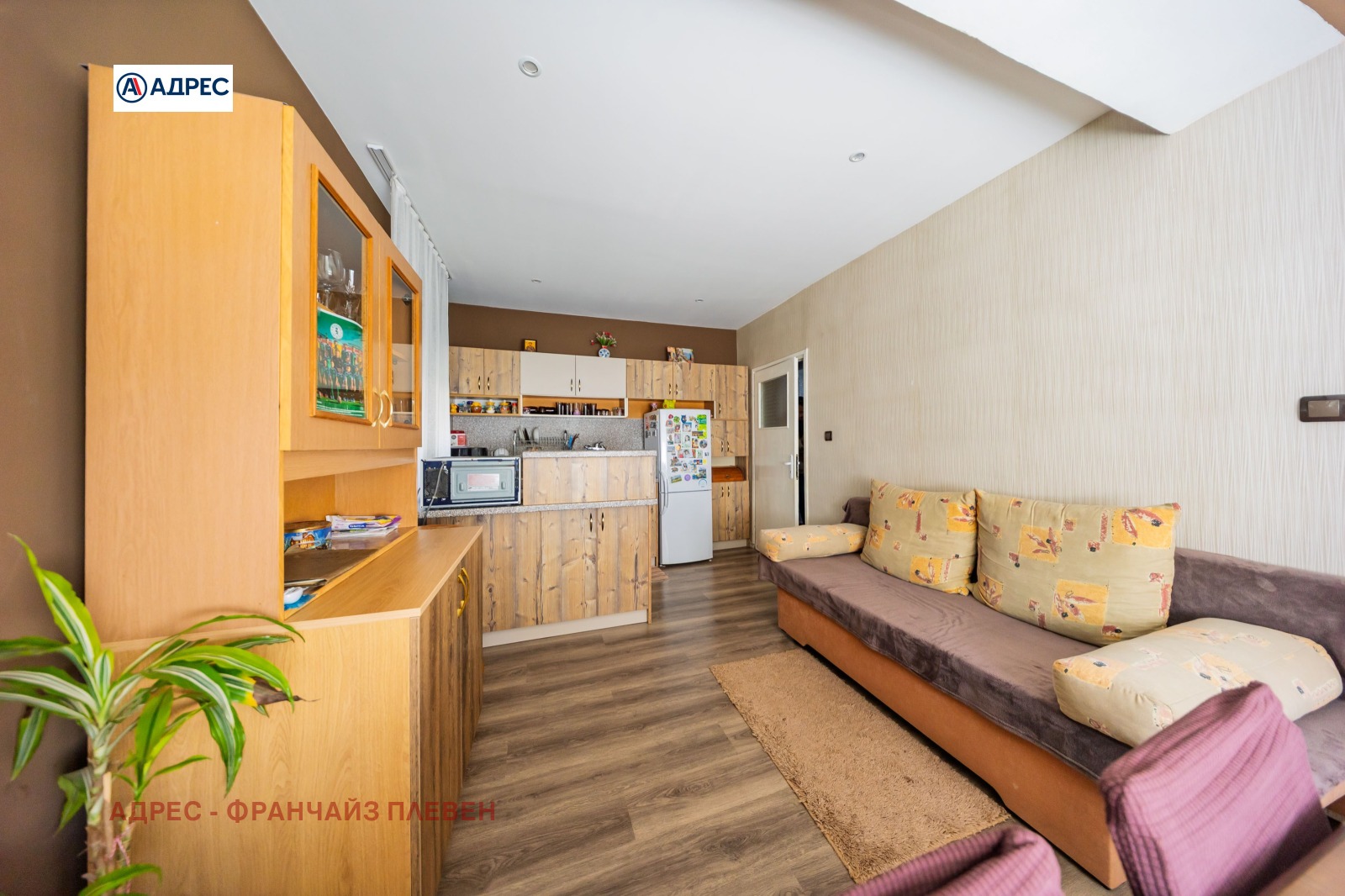 Продава ЕТАЖ ОТ КЪЩА, гр. Враца, Център, снимка 2 - Етаж от къща - 54052045