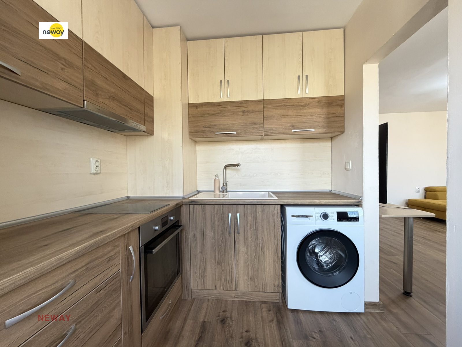 Продава 3-СТАЕН, гр. Плевен, Идеален център, снимка 2 - Апартаменти - 54403060
