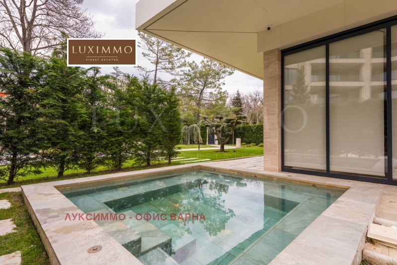 Продава  2-стаен, град Варна, к.к. Св.Св. Константин и Елена •  285 300 EUR • ID 32431247 — holmes.bg - [1] 