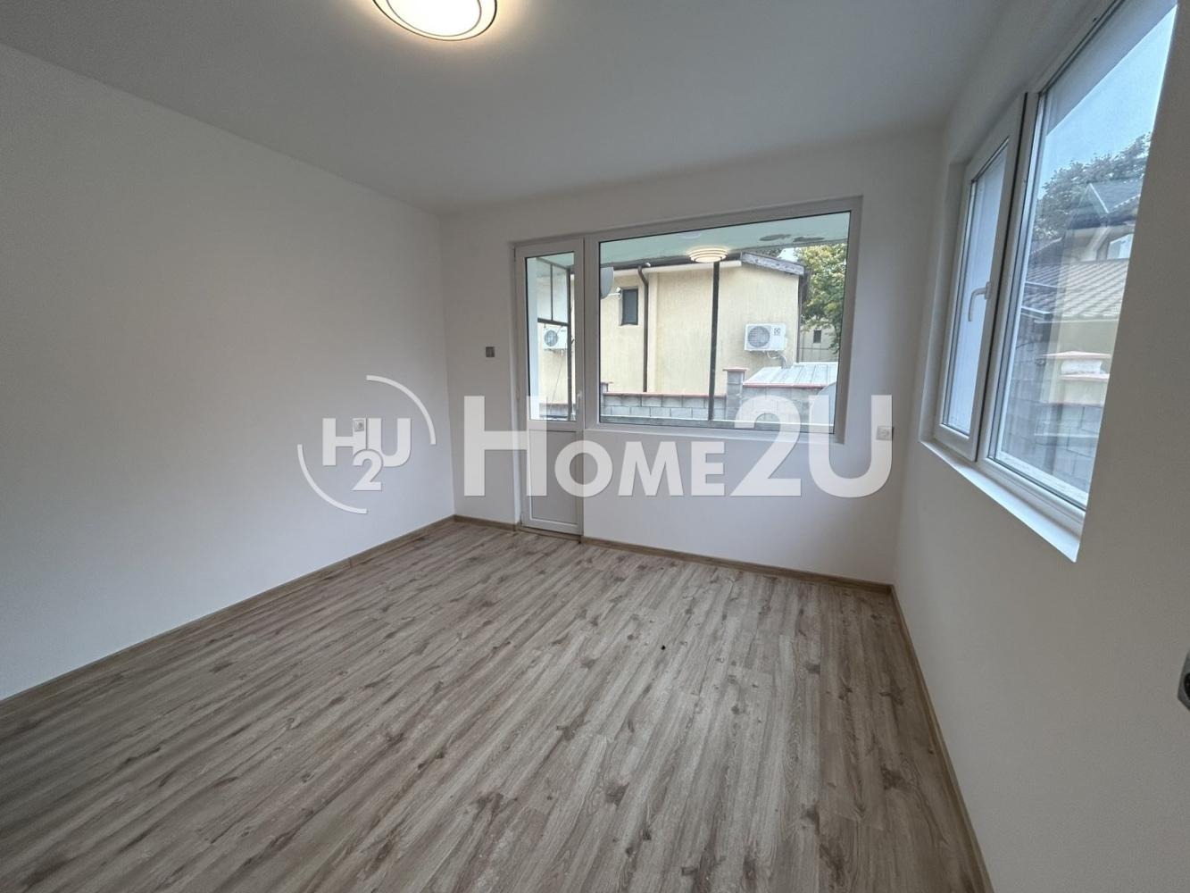 Продава МНОГОСТАЕН, гр. Варна, Галата, снимка 3 - Апартаменти - 56718545